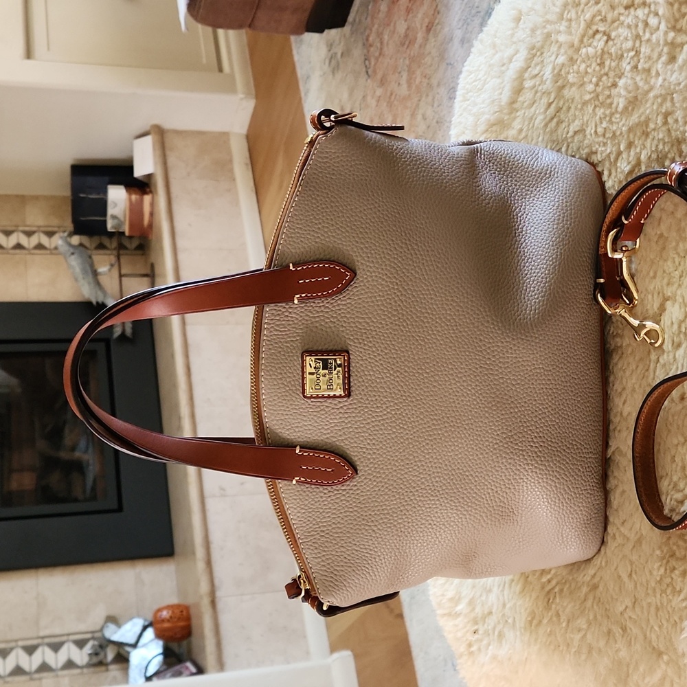 Gorgeous Dooney & Bourke Elephant Leather Satchel or Shoulder Bag 🩶🐘 - Picture 14 of 16